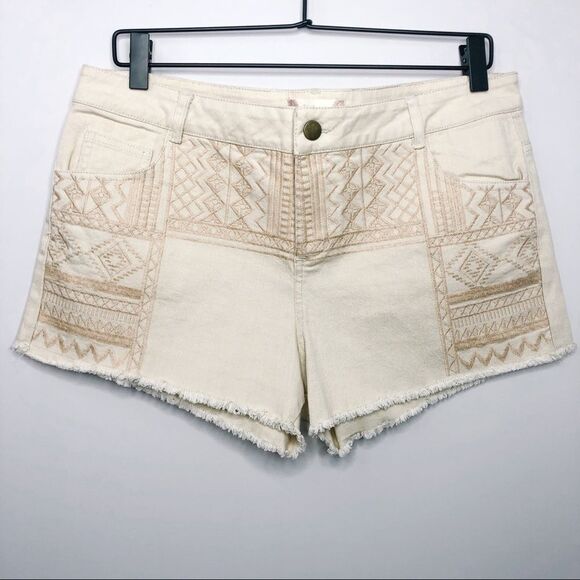 Altar’d State Beige Tribal Print Raw Hem Shorts - Picture 6 of 6